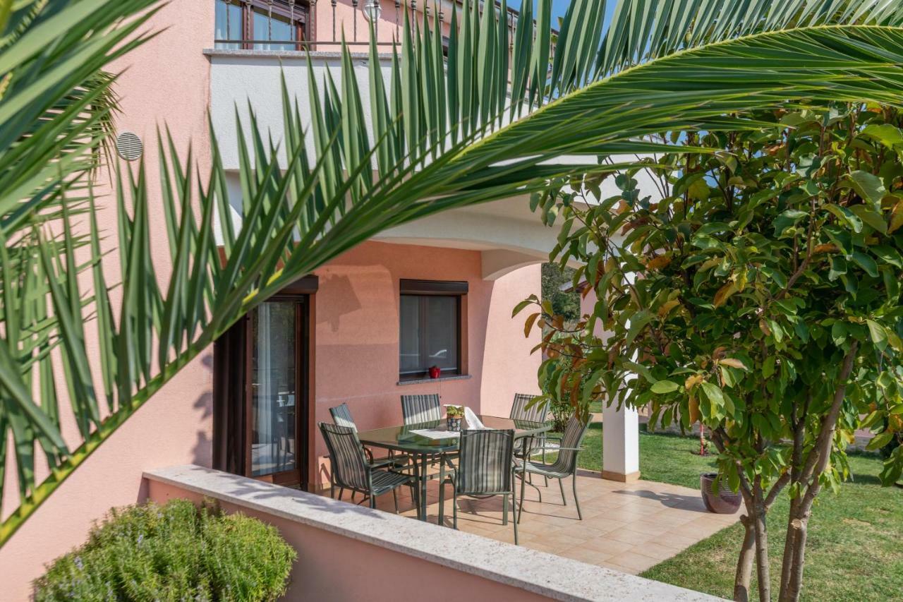 Ferienhaus Mary Ližnjan Esterno foto