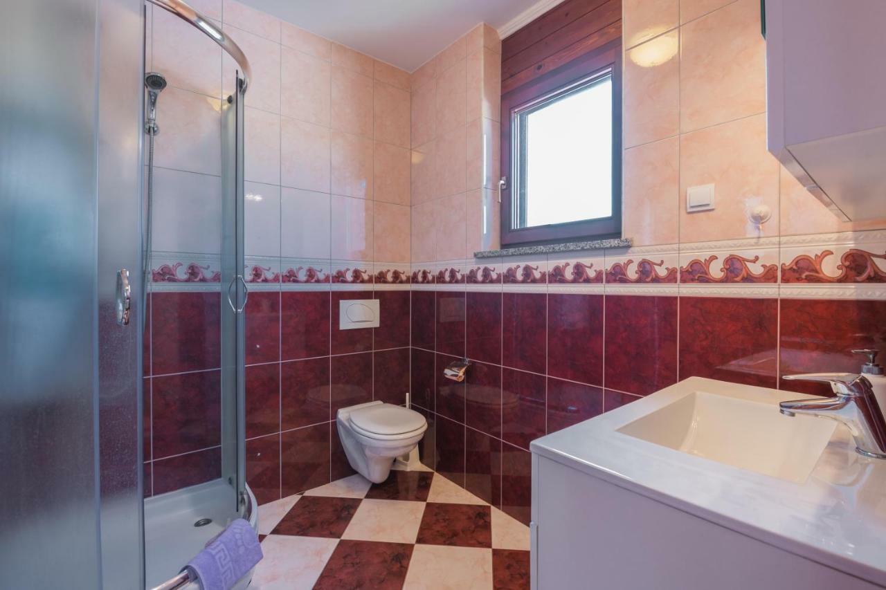 Ferienhaus Mary Ližnjan Esterno foto